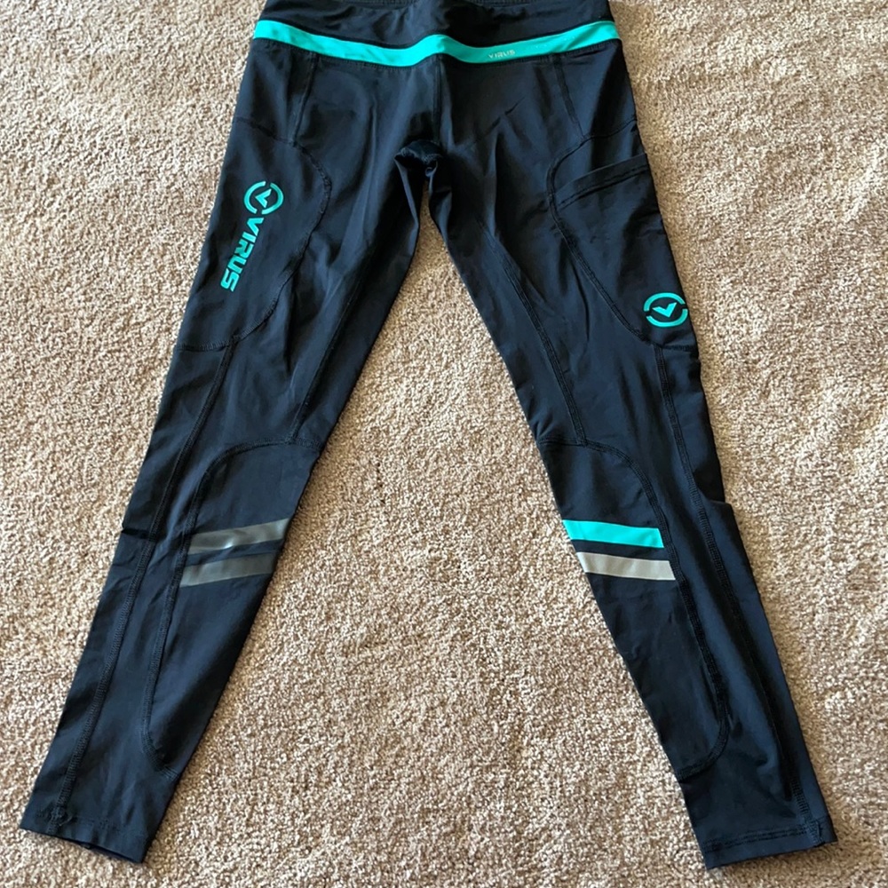 Virus performance compression leggings